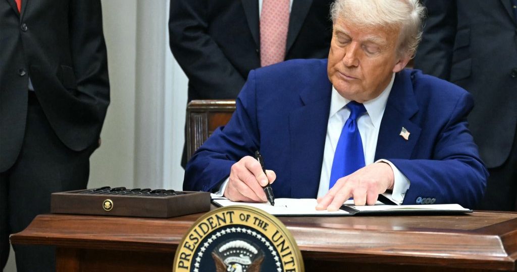 Trump retira servicios sociales de Medicaid, y pone en peligro la nutrición y la alimentación